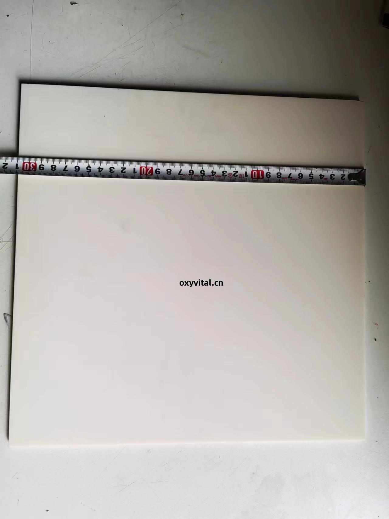 高純(chun)氧(yang)化(hua)鋁陶瓷(ci)方(fang)板